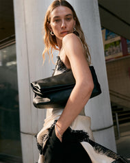 Benny Fold Clutch: Black