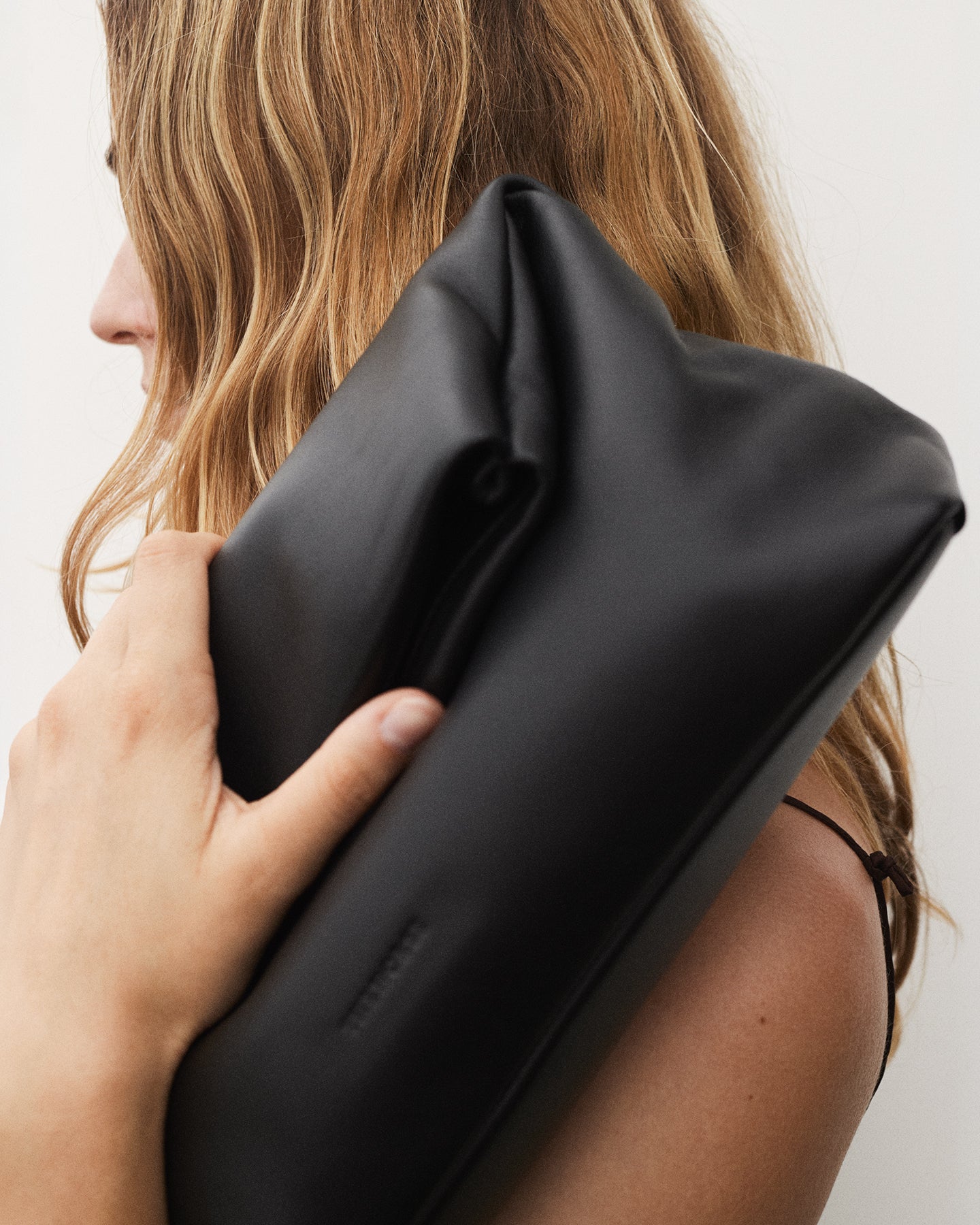 Benny Fold Clutch: Black