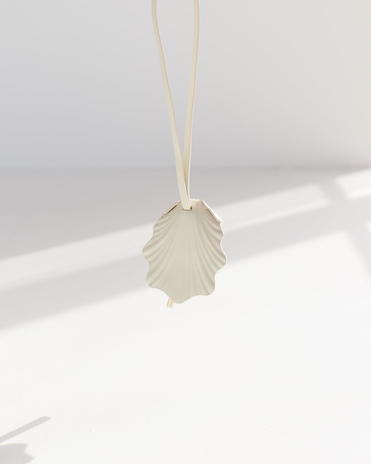 Shell Charm: Ecru