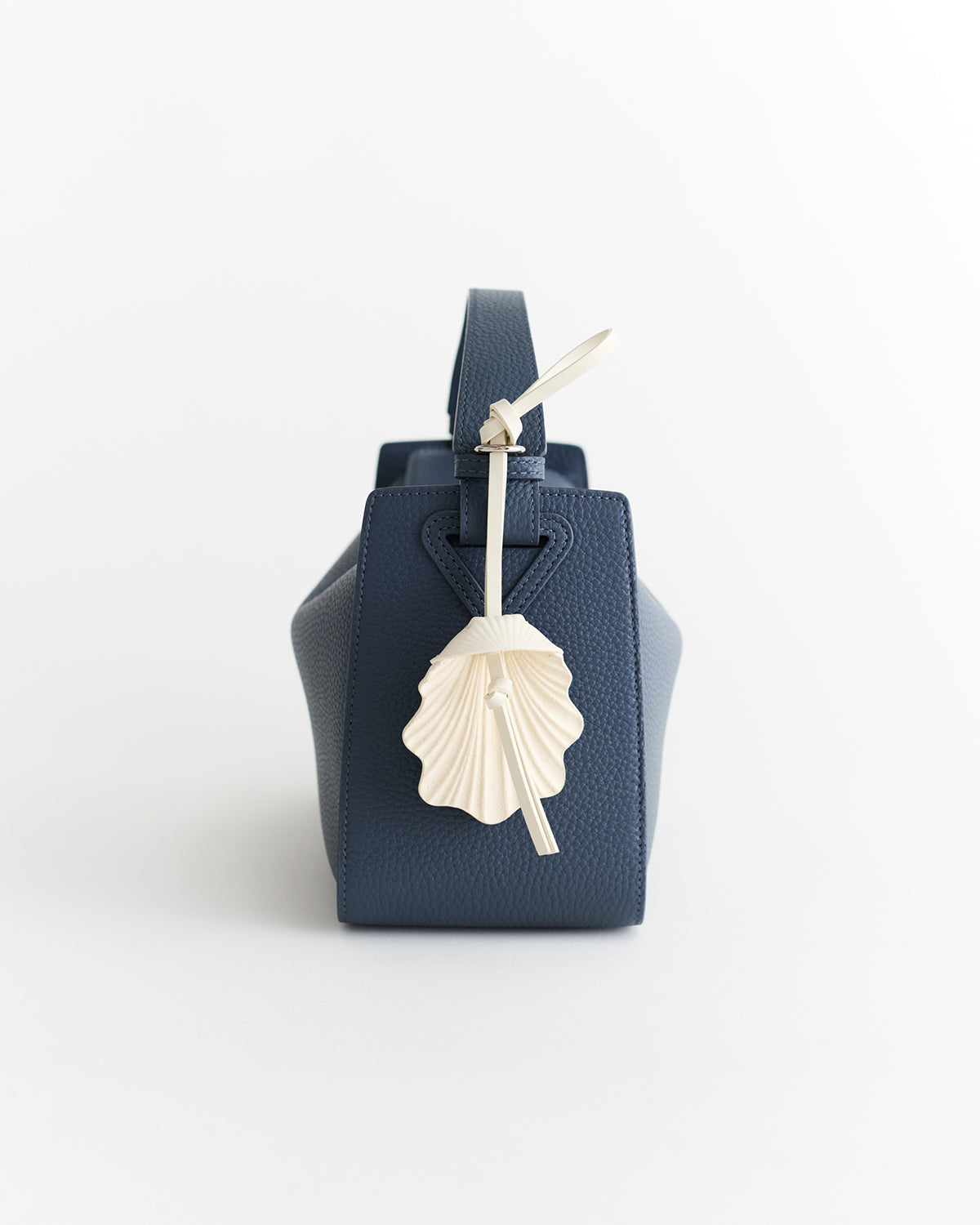 Shell Charm: Ecru