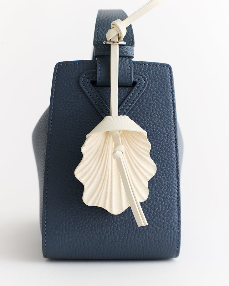 Shell Charm: Ecru