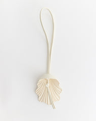 Shell Charm: Ecru