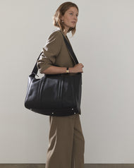 Aries Duffle Bag: Black