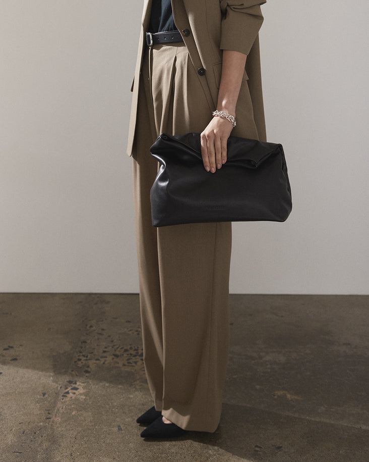 Benny Fold Clutch: Black