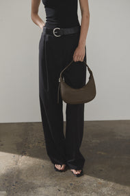 Classic Leather Belt: Black