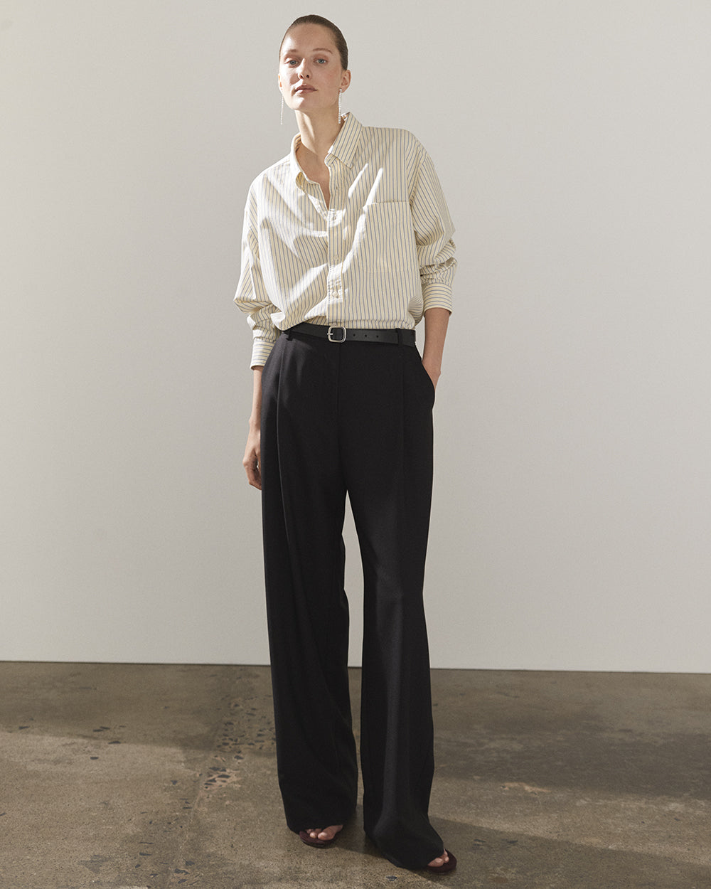 Classic Leather Belt: Black