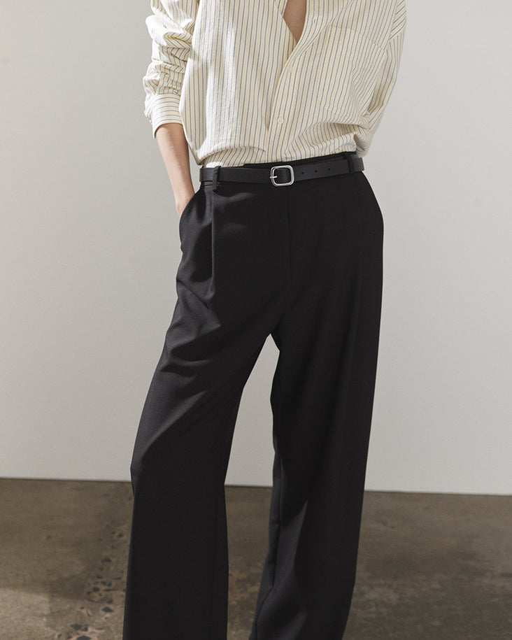 Classic Leather Belt: Black