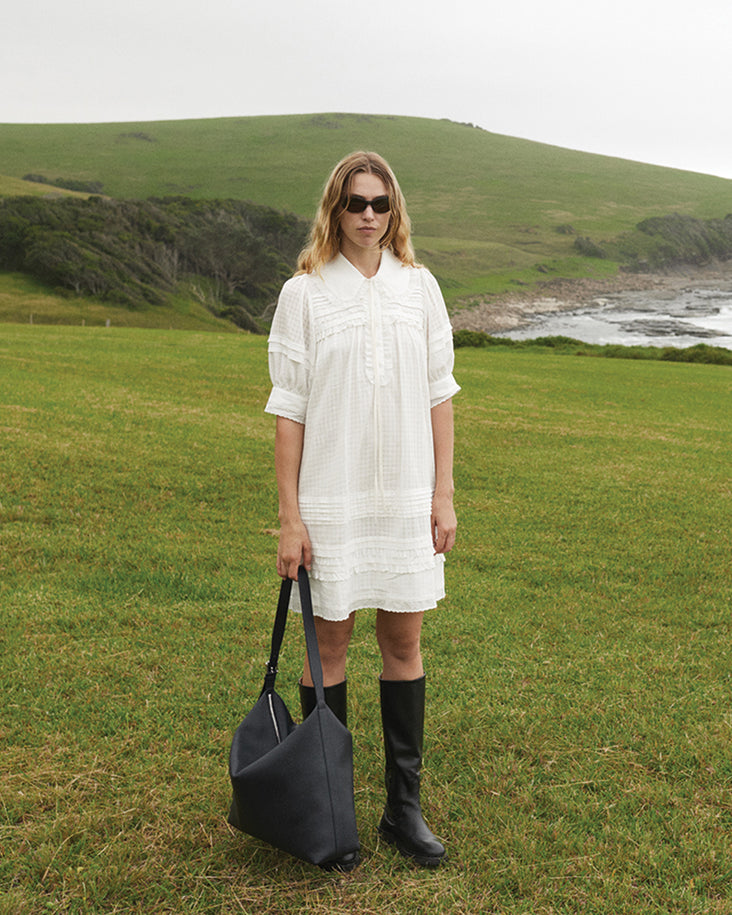 Large Daisy Bag: Navy