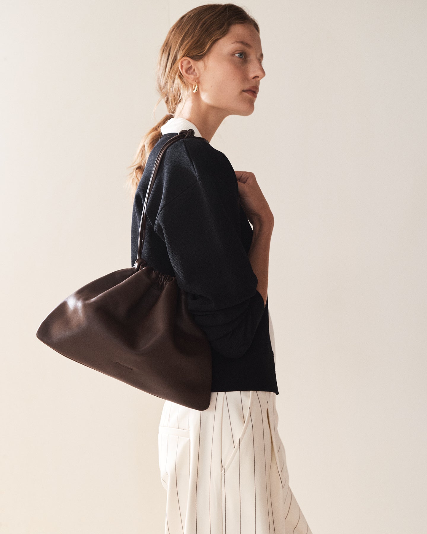 Fin Drawstring Bag: Coffee