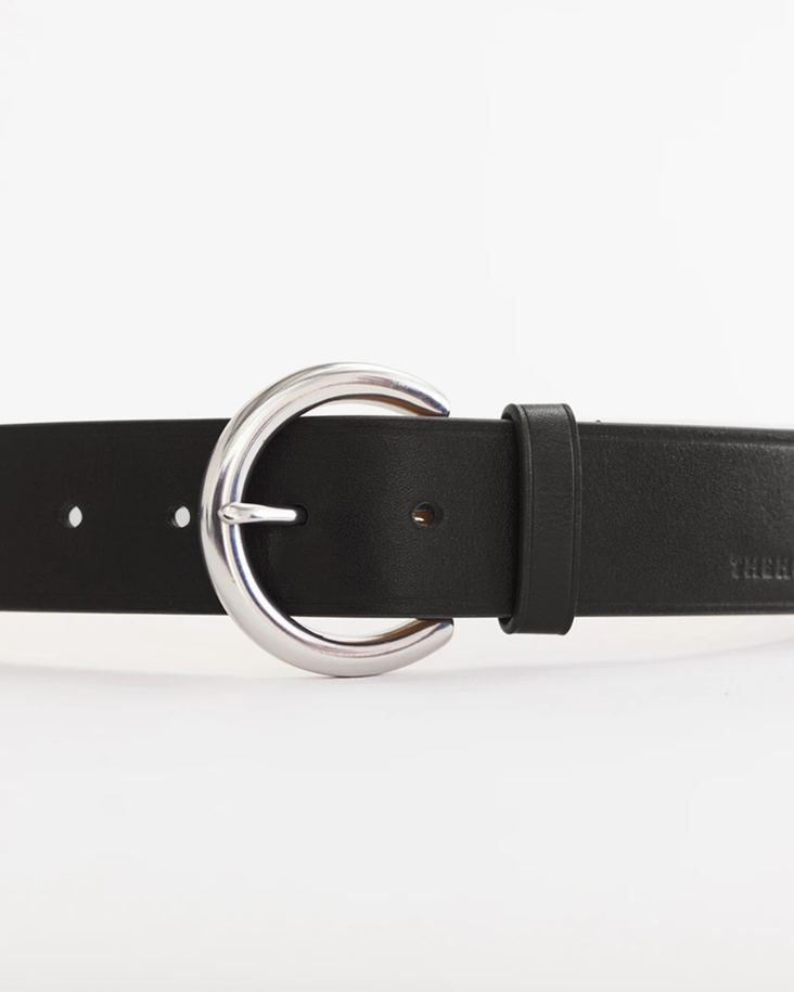 Classic Leather Belt: Black