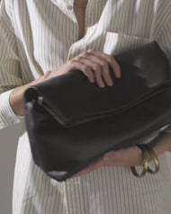 Benny Fold Clutch: Black