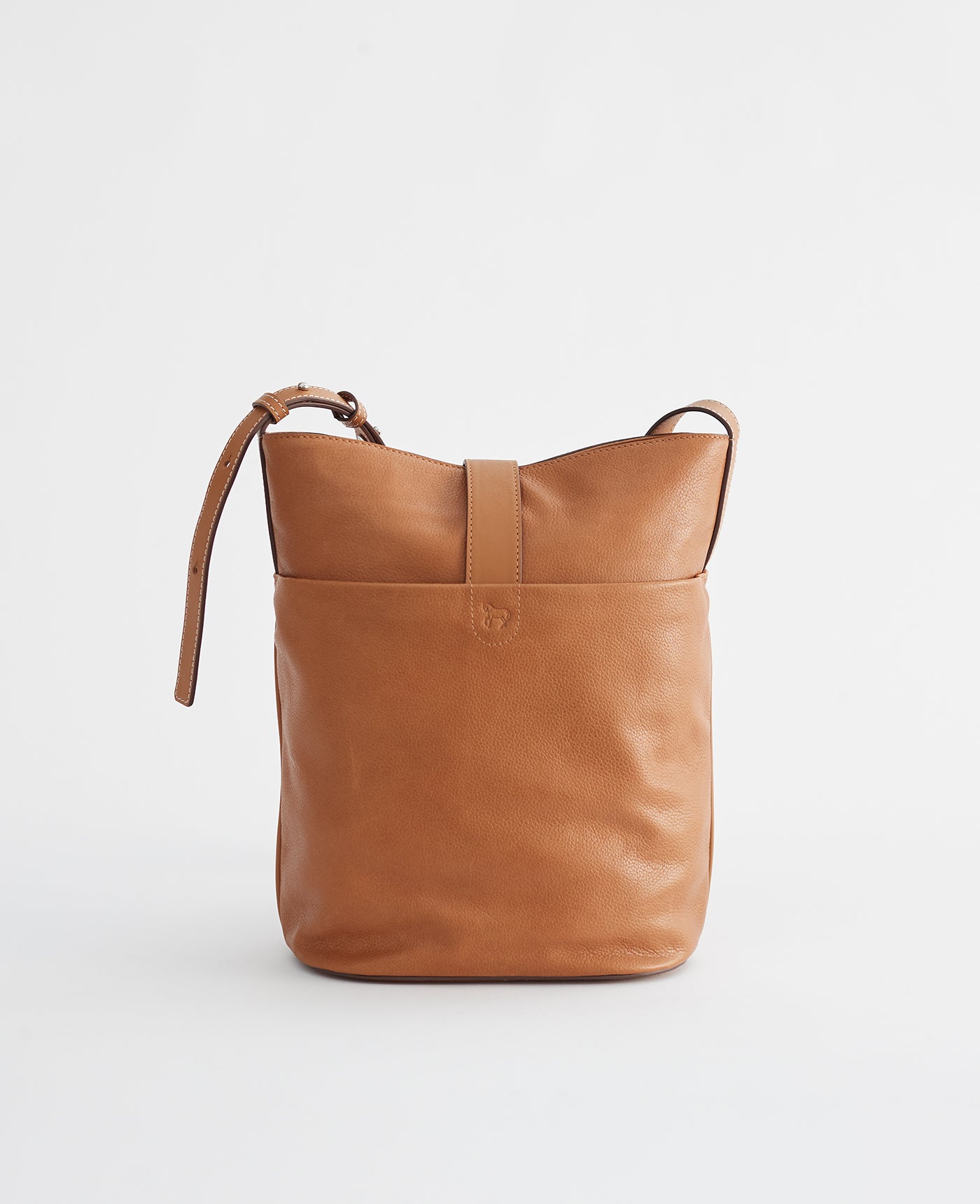 The Large Luella Bucket Bag: Caramel