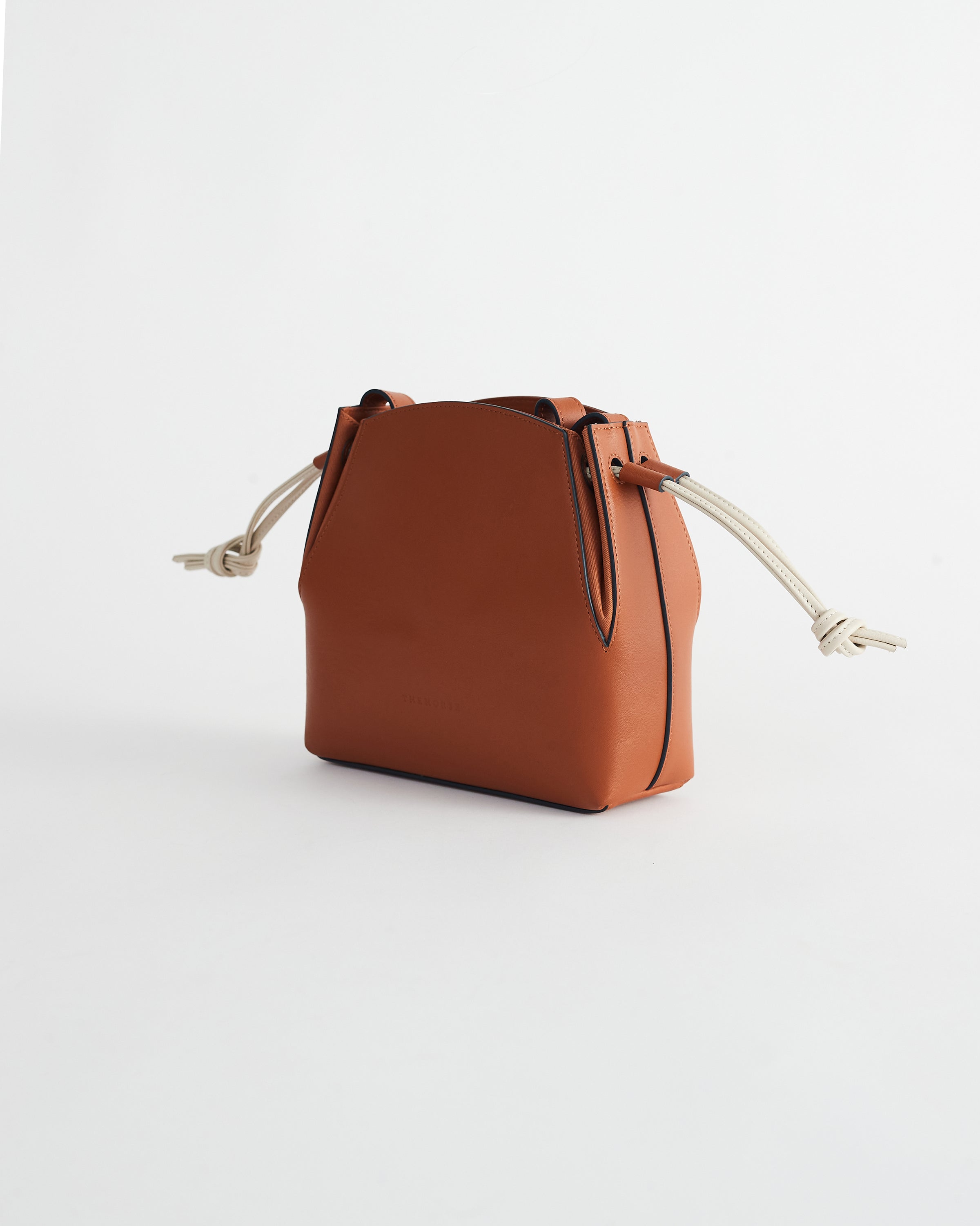 The Juno Leather Crossbody Shoulder Bag in Tan | The Horse